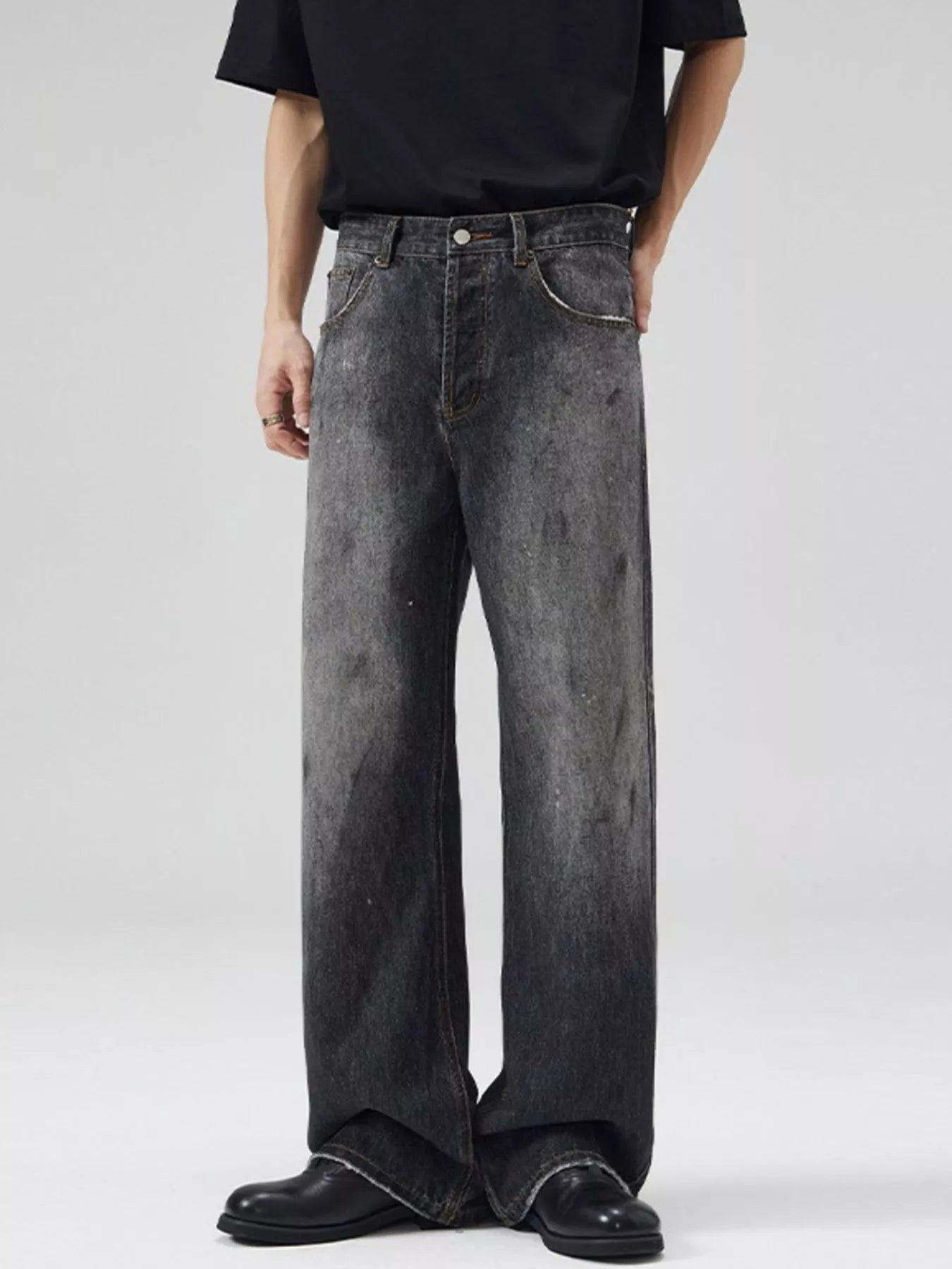 Comfortable Loose Fit Mens Straight Leg Jeans - OutfitLondon