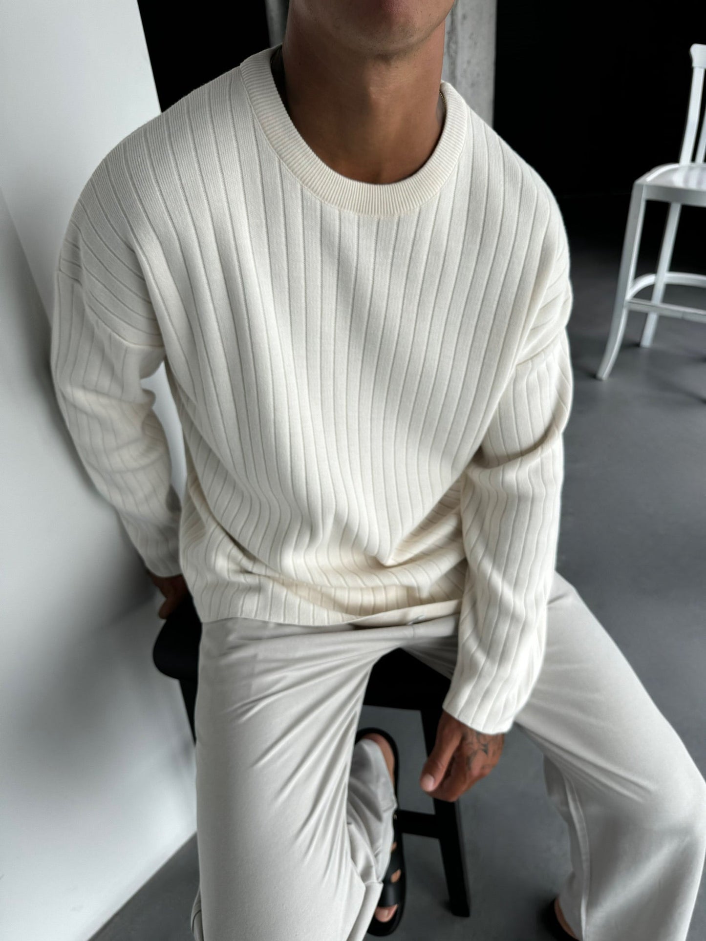 Classic Men's White Long Sleeve Casual Shirt - OutfitLondon