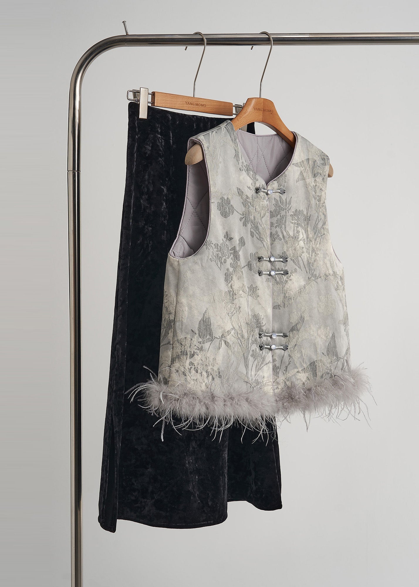 Women's Cotton Filled Vest Artistic Gray Print - OutfitLondon