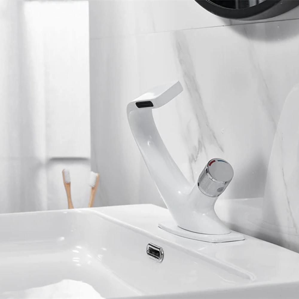 Modern One Handle Kitchen Sink Faucet