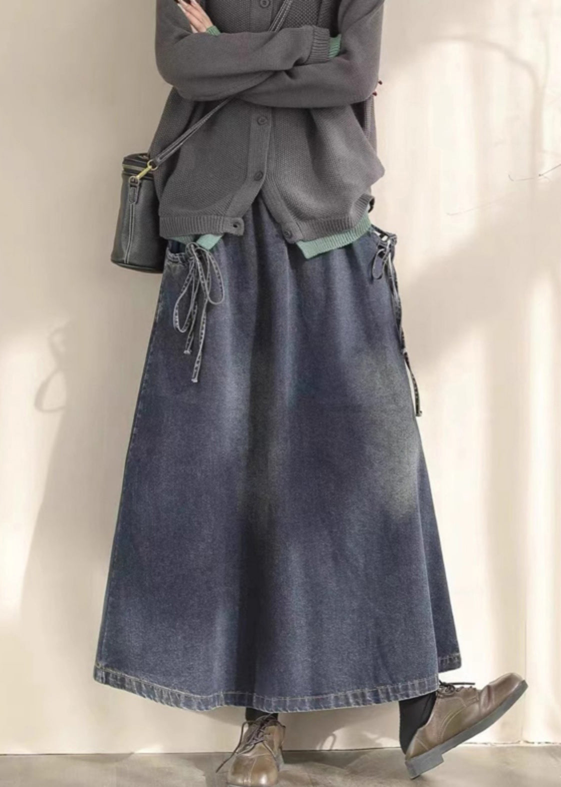 Women's Blue Denim Skirt Elastic Waist - OutfitLondon
