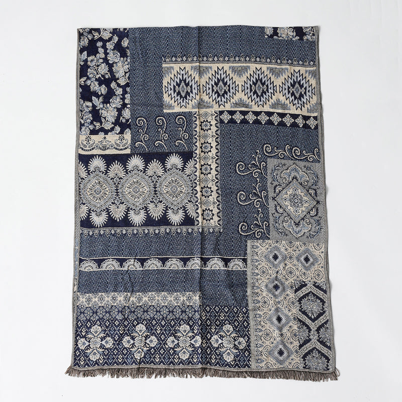 Elegant Fringe Scarf with Classic Jacquard Design