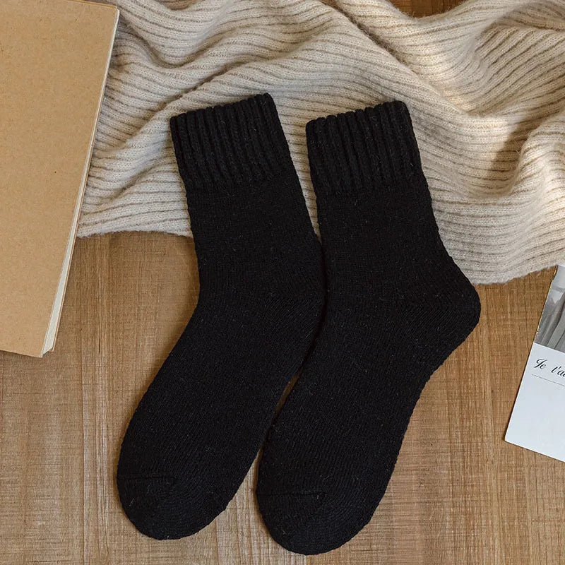 Comfortable Fit Ribbed Socks
