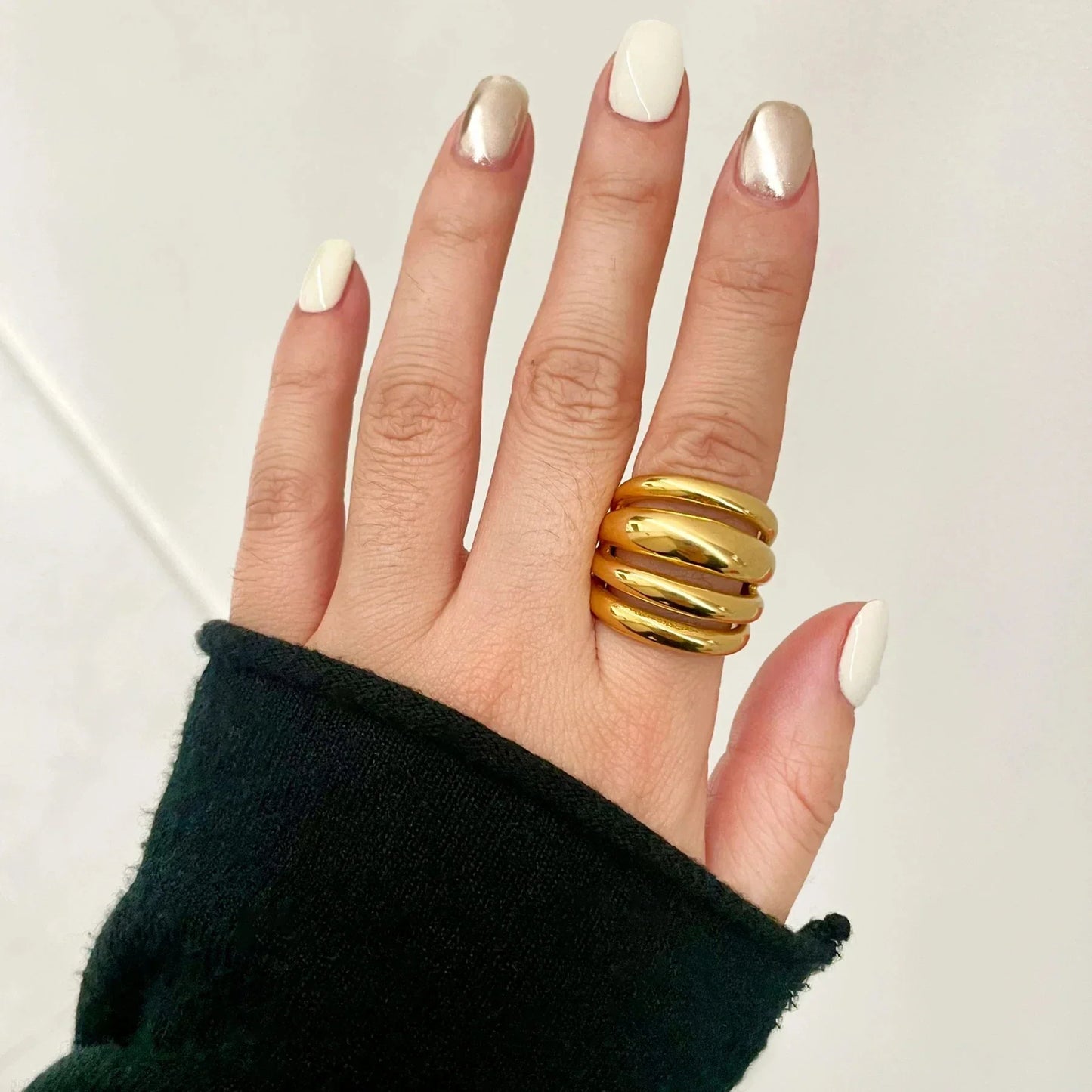 Elegant Metallic Trendy Cocktail Ring - OutfitLondon
