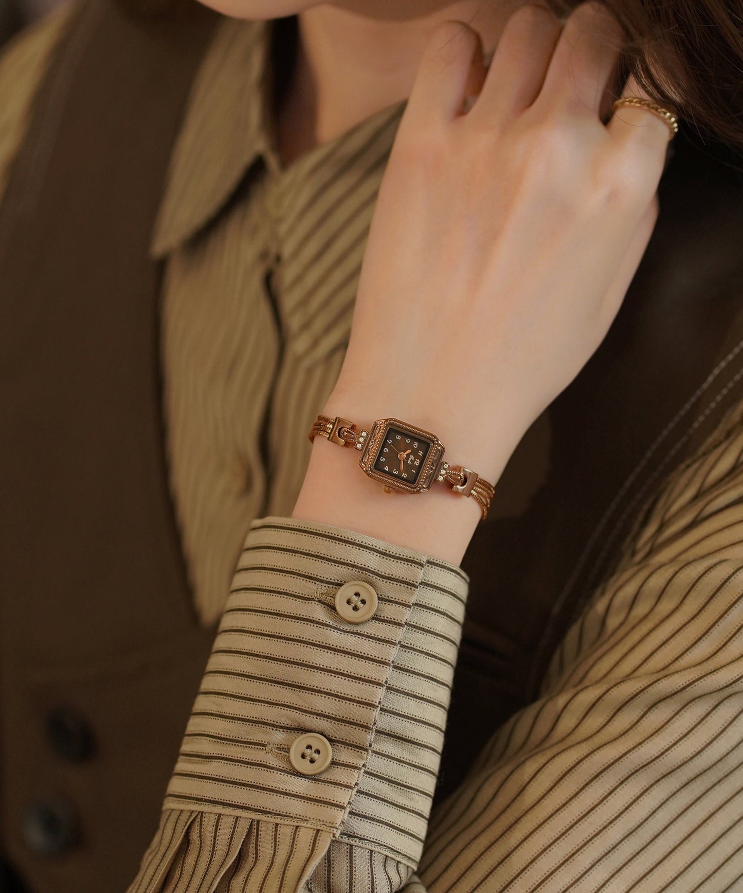 Women's Zircon Alloy Chain Watch Tempered Glass Dial - OutfitLondon