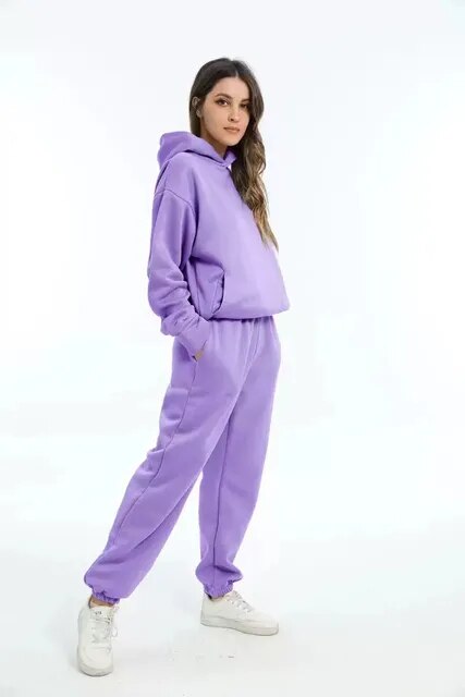 Comfortable Women's Athletic Tracksuit Outfit