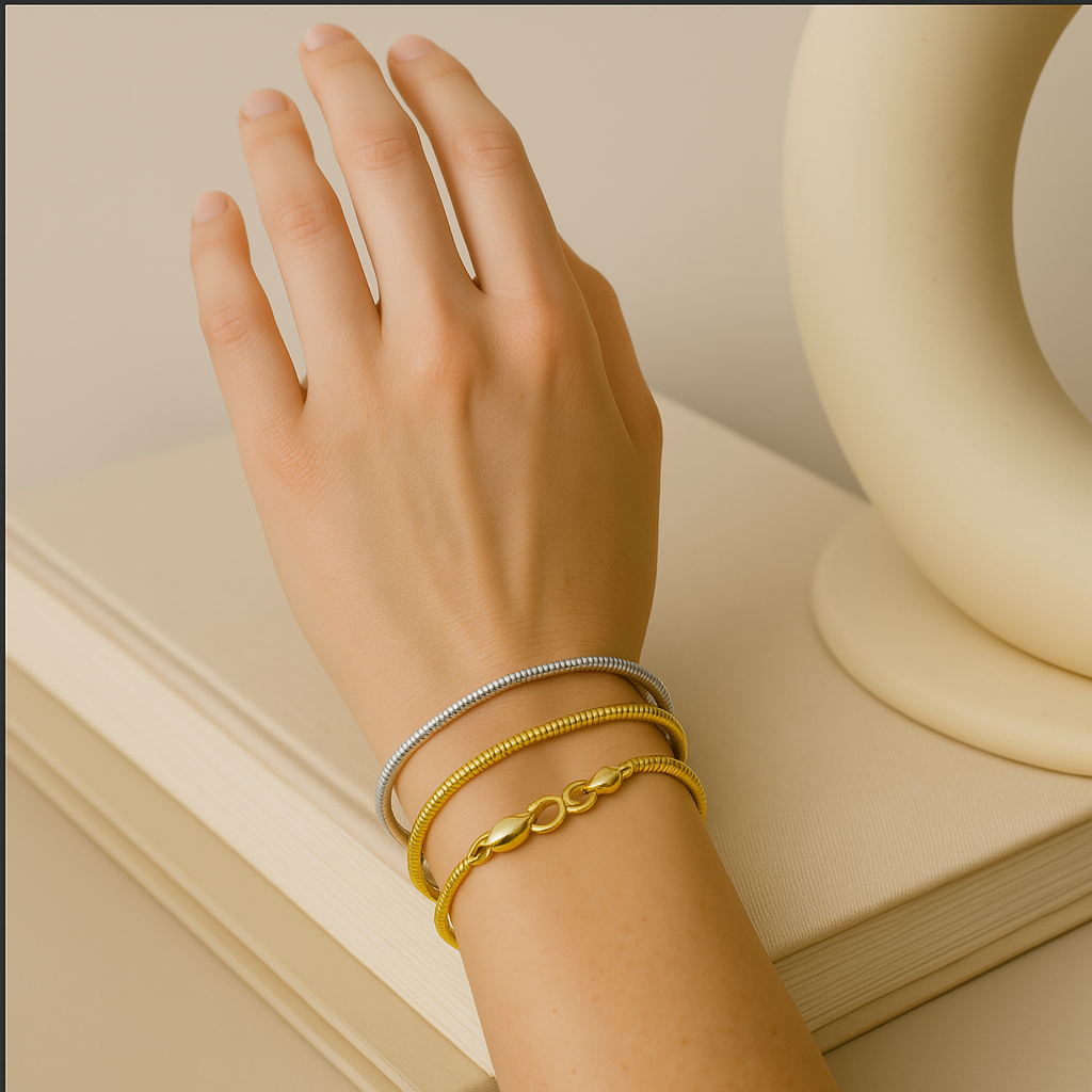 Classic Sleek Silver Snake Bracelet - OutfitLondon