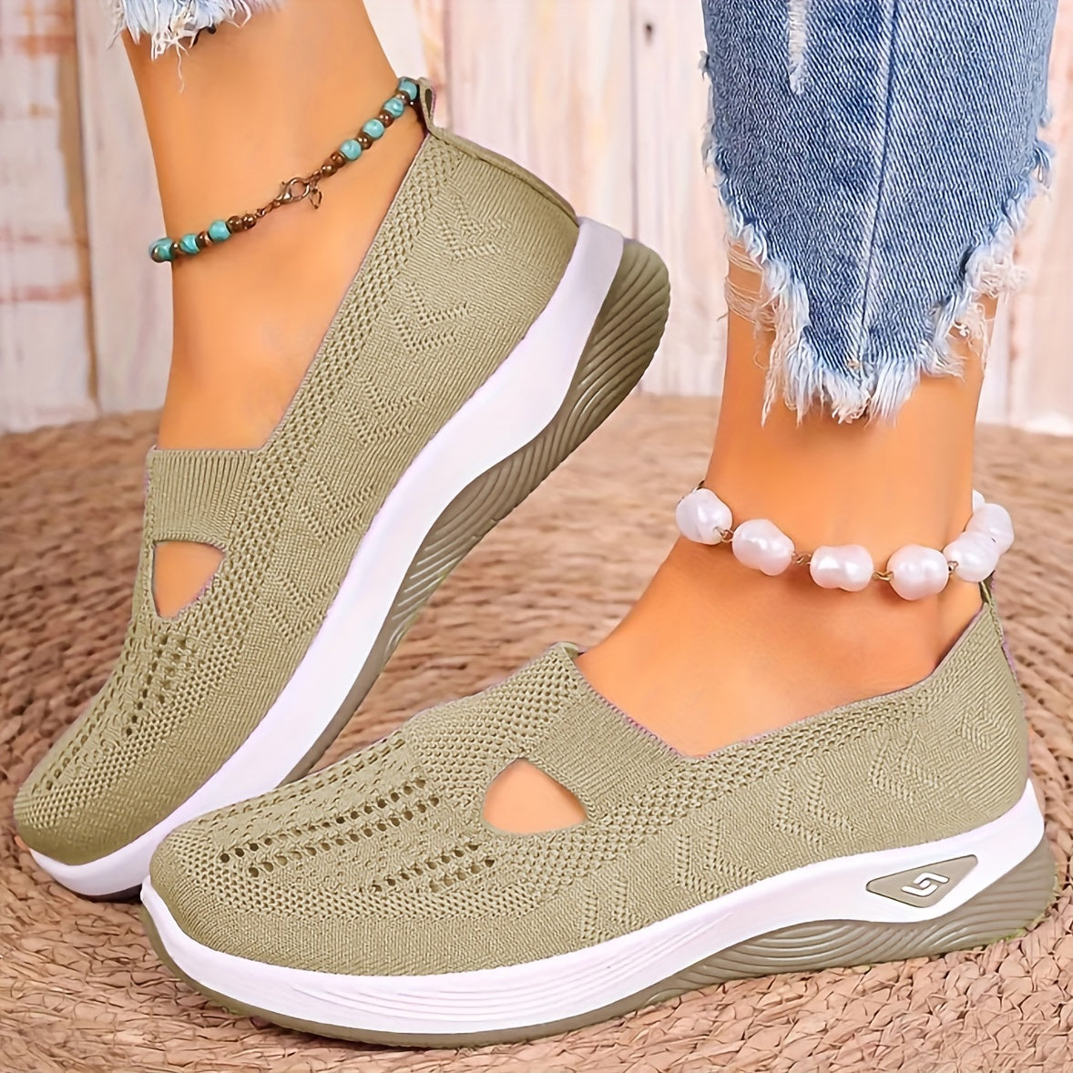 Breathable Lightweight Women's Sneakers for Everyday Use