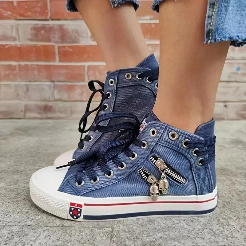 Fashionable Zip Up Skinny Jeans