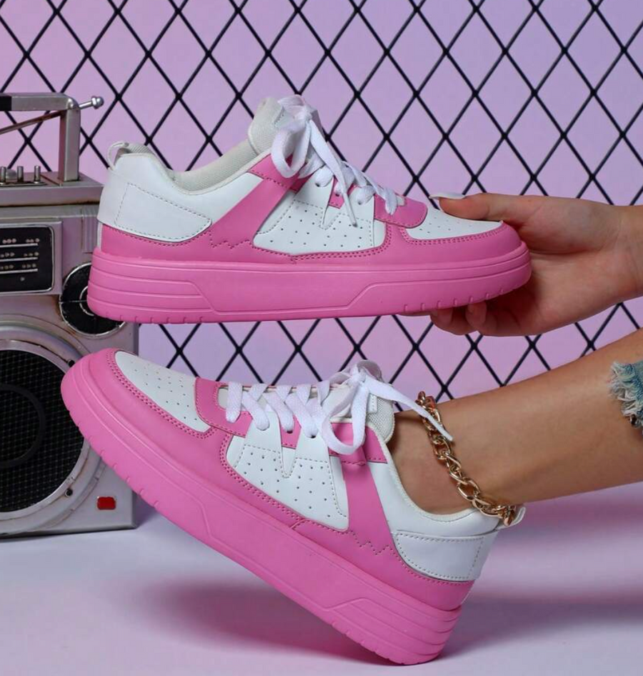 Relaxed Fit Women's Everyday Sneakers