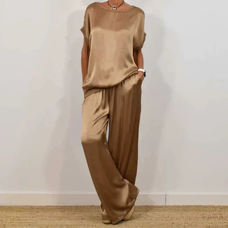 Timeless 2-Piece Women's Dress Suit