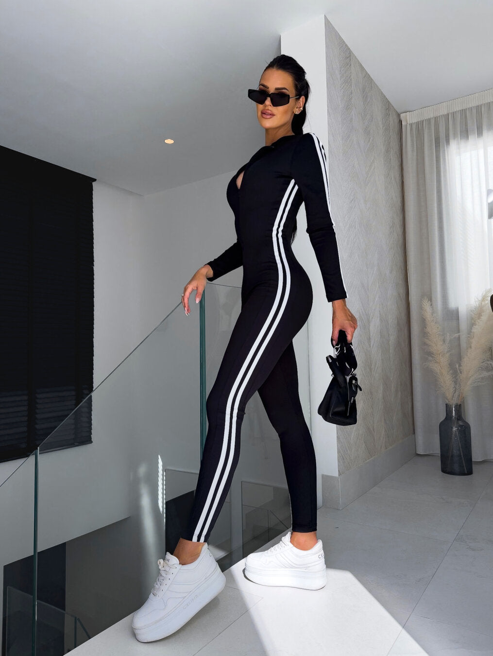 Relaxed Fit Women's Stripe Athletic Wear Set - OutfitLondon