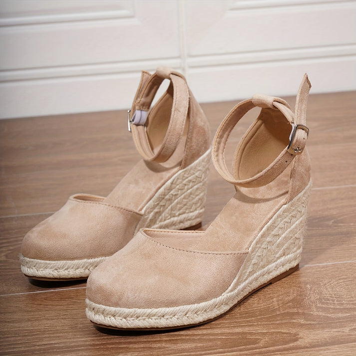 Strappy Comfortable Flat Sandals