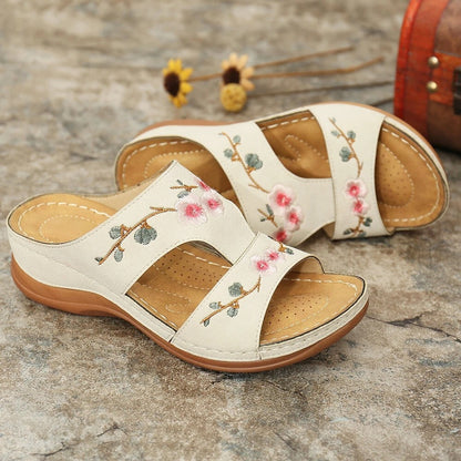 Beach Embroidery Flat Soft Non-Slip Women's Sandals 2023