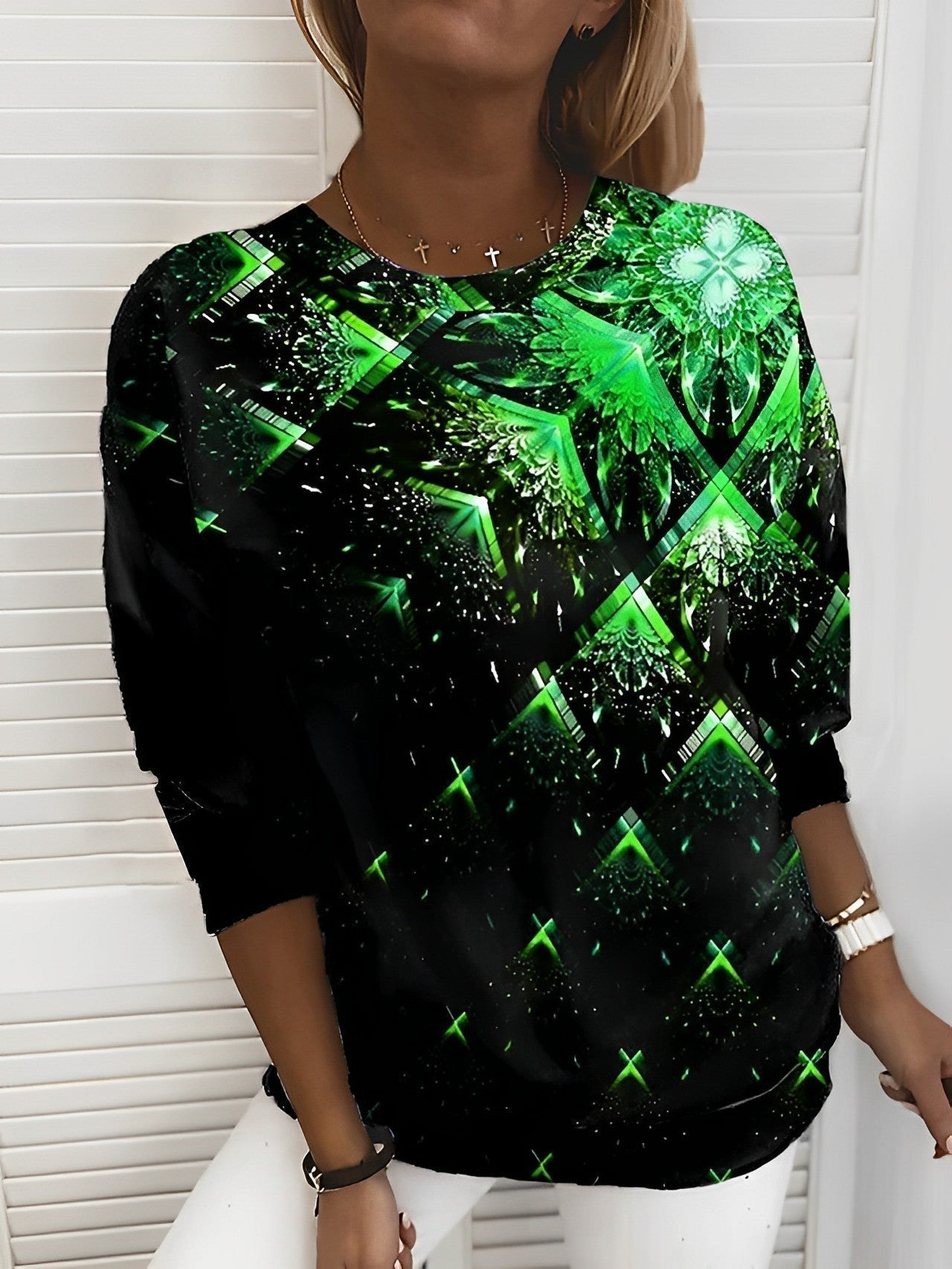 Fashionable Ladies Graphic Sweatshirt - OutfitLondon