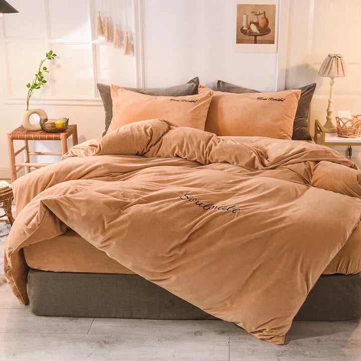 Cozy Fleece Bedding Cover for Warm Sleep