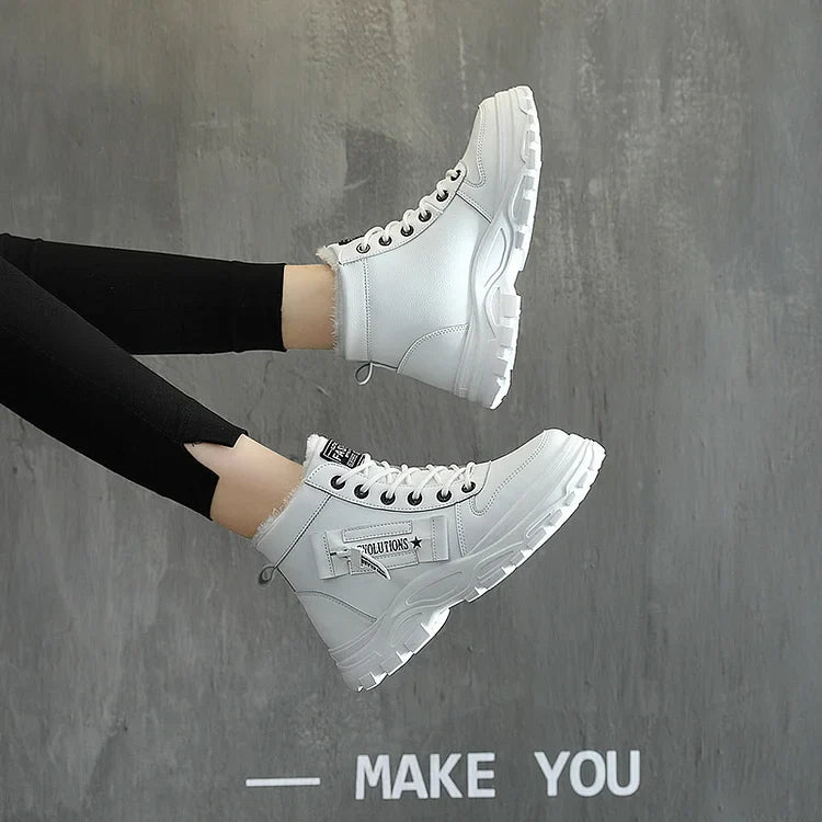 Insulated Snow Boots for Women - Warm and Waterproof