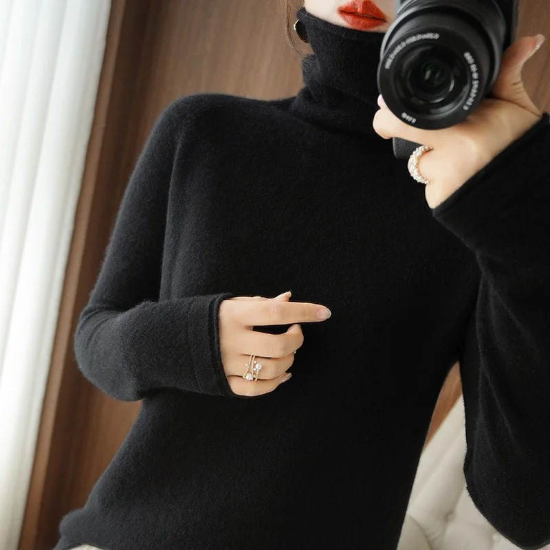 Cozy Women's Long Sleeve Crew Sweater
