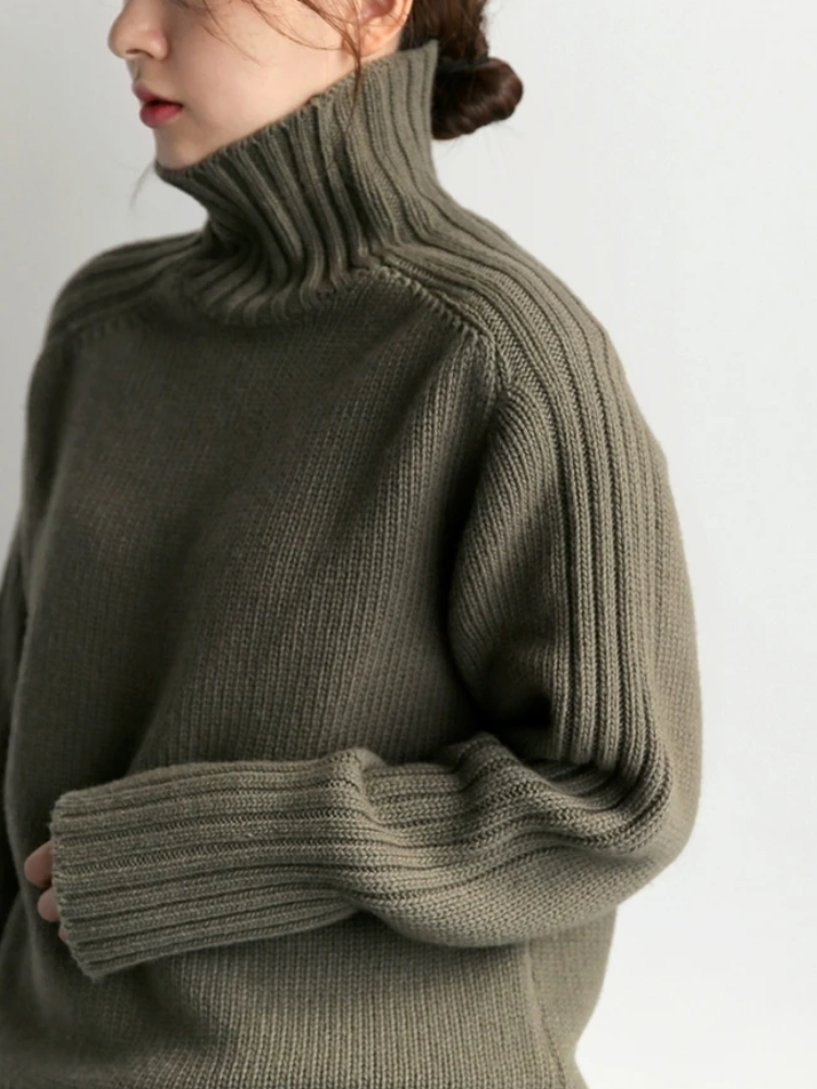 Soft Women's Thick Cable Knit Turtleneck Sweater - OutfitLondon
