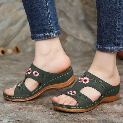 Beach Embroidery Flat Soft Non-Slip Women's Sandals 2023