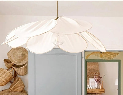Elegant Pendant Flower Lamp