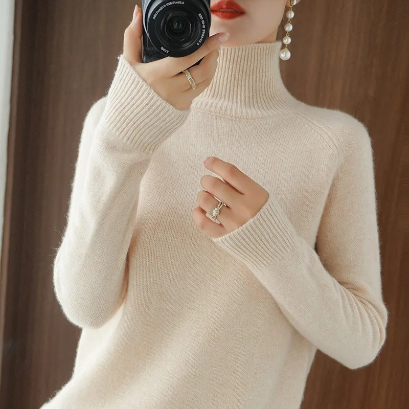 Soft Warm Crew Neck Winter Sweater for Women