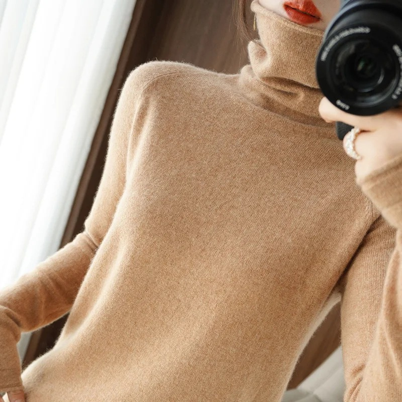 Cozy Women's Long Sleeve Crew Sweater - OutfitLondon