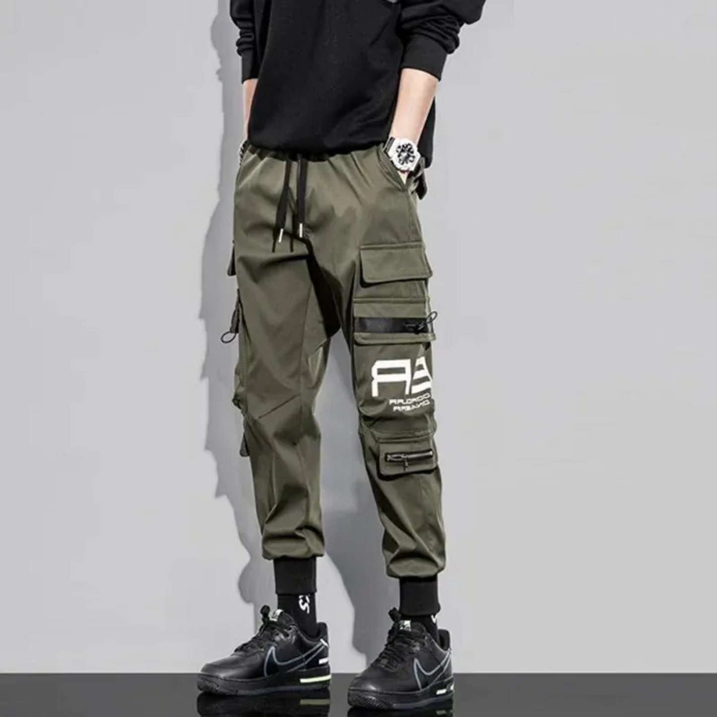 Comfortable Men's Cargo Pants with Extra Pockets