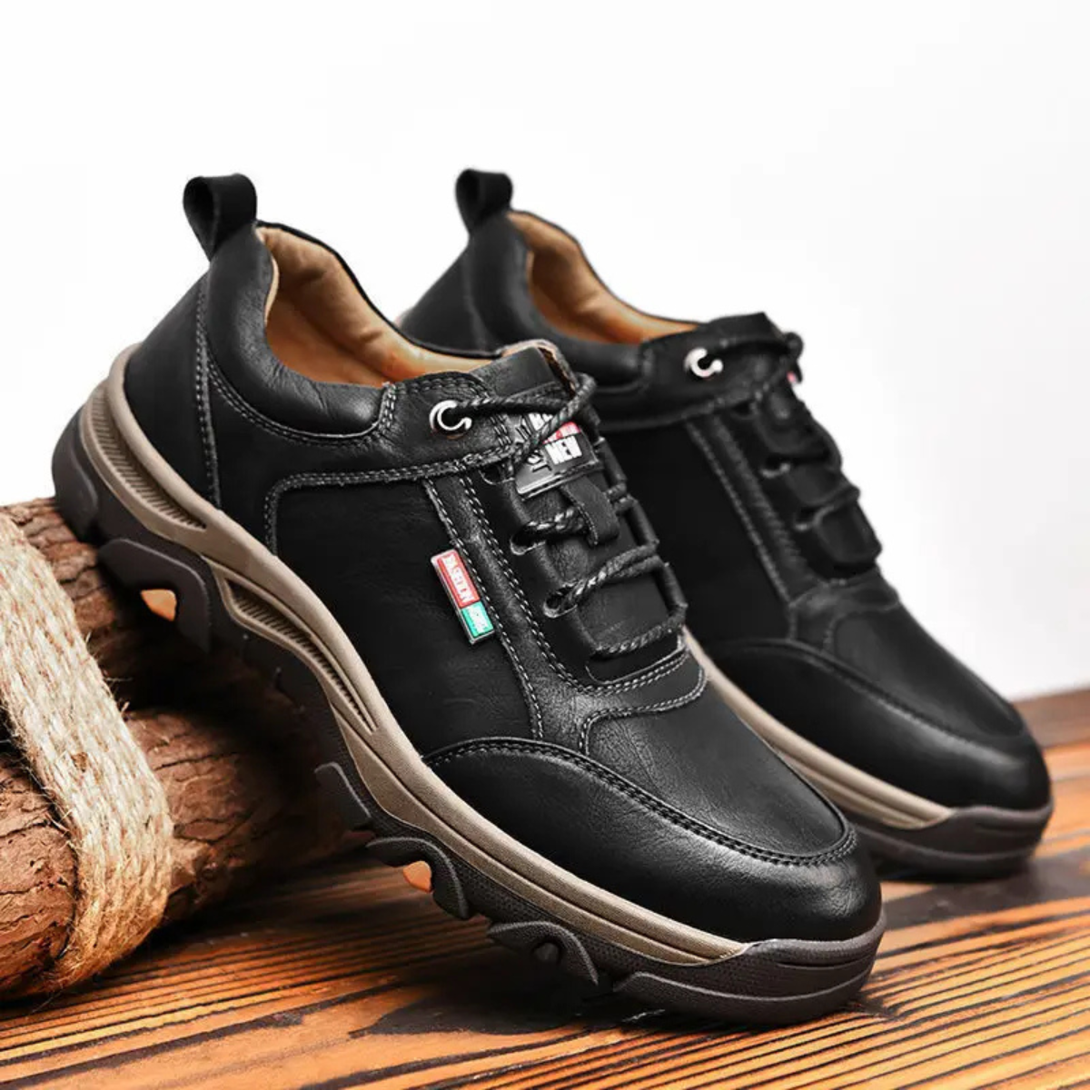 Relaxed Fit Men's Leather Lace Up Sneakers - OutfitLondon