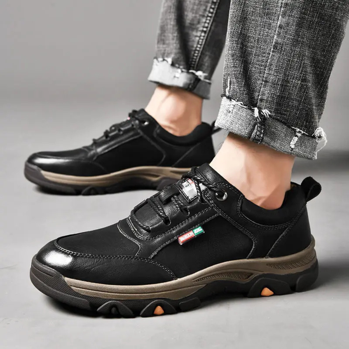 Relaxed Fit Men's Leather Lace Up Sneakers