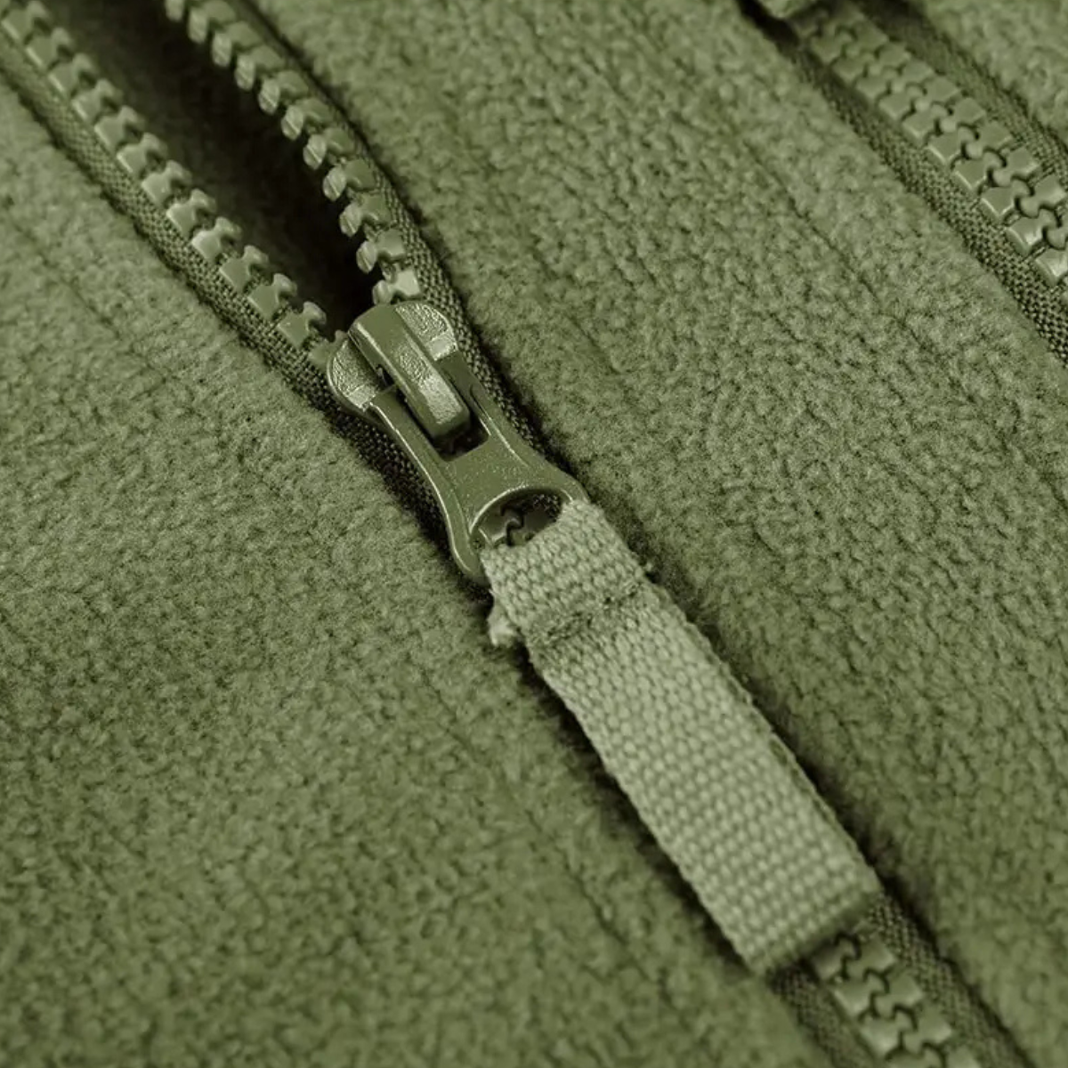 Insulated Men's Fleece Jacket with Zip Pockets
