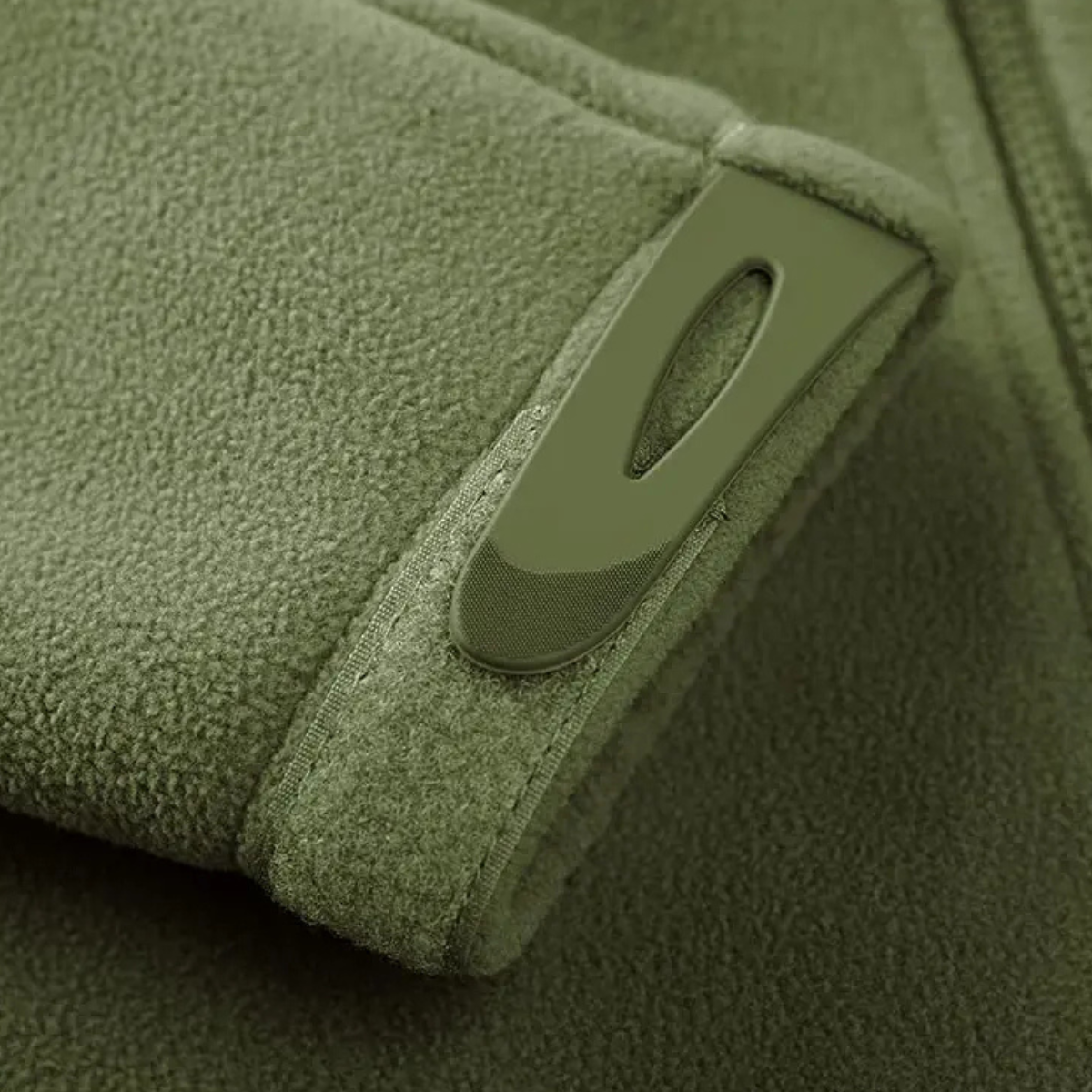 Insulated Men's Fleece Jacket with Zip Pockets