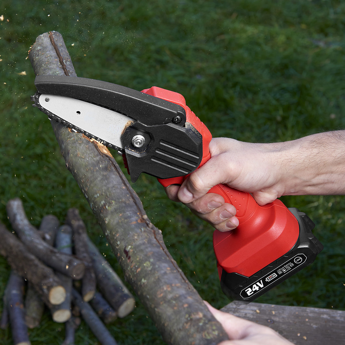 Portable Compact Battery Chainsaw - OutfitLondon