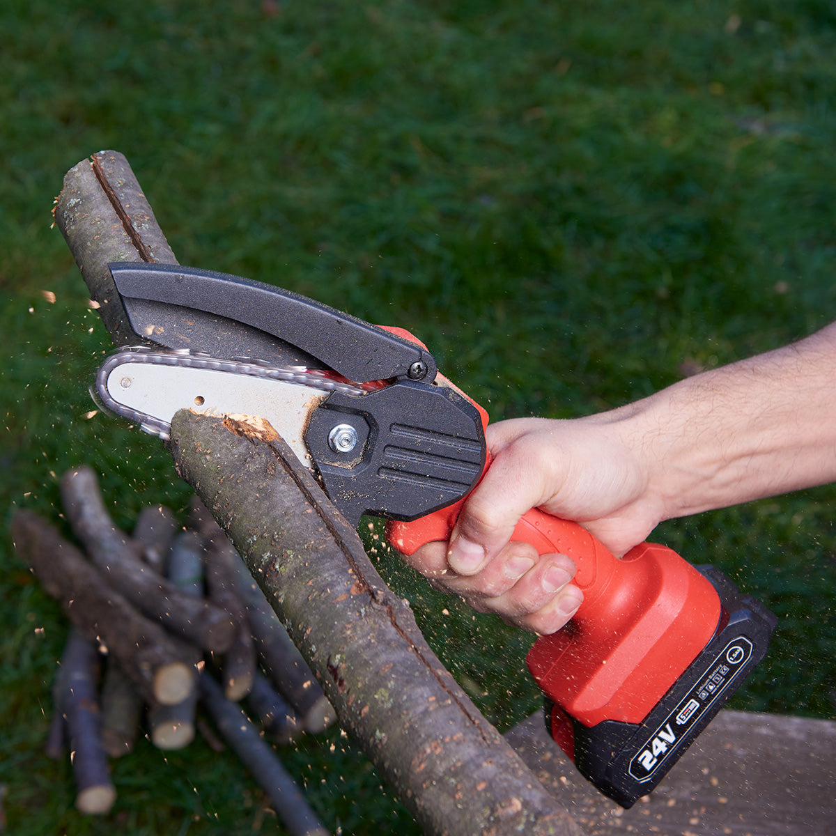 Portable Compact Battery Chainsaw