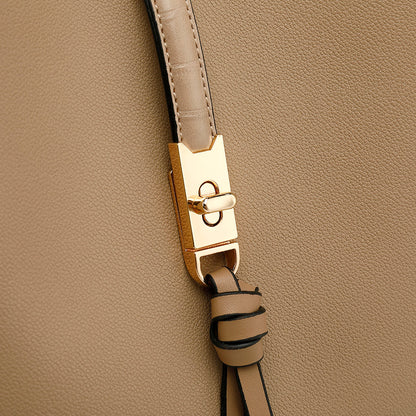 Fashionable Hobo Bag with Exotic Details