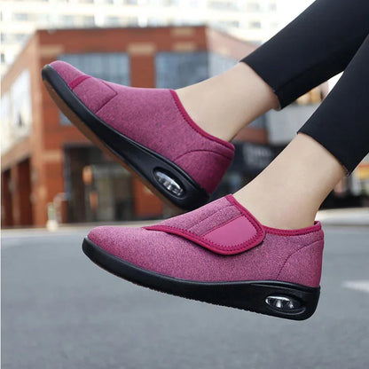 Comfortable Fit Wide Walking Shoes