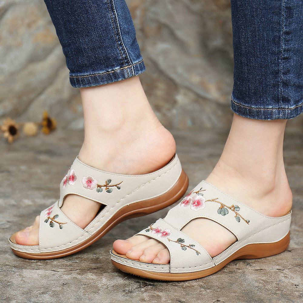 Beach Embroidery Flat Soft Non-Slip Women's Sandals 2023