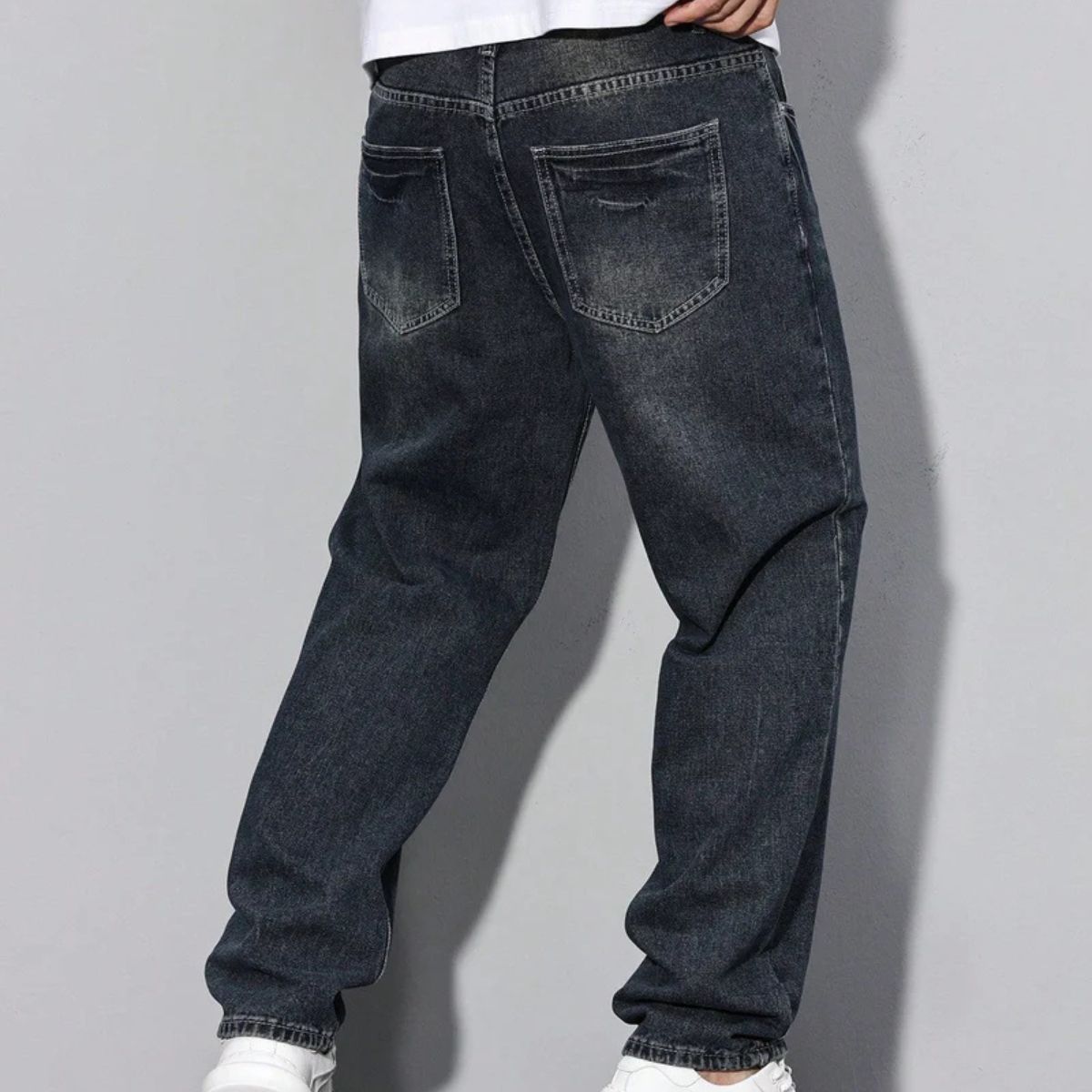 Relaxed Fit Mens Jeans - Multiple Pockets