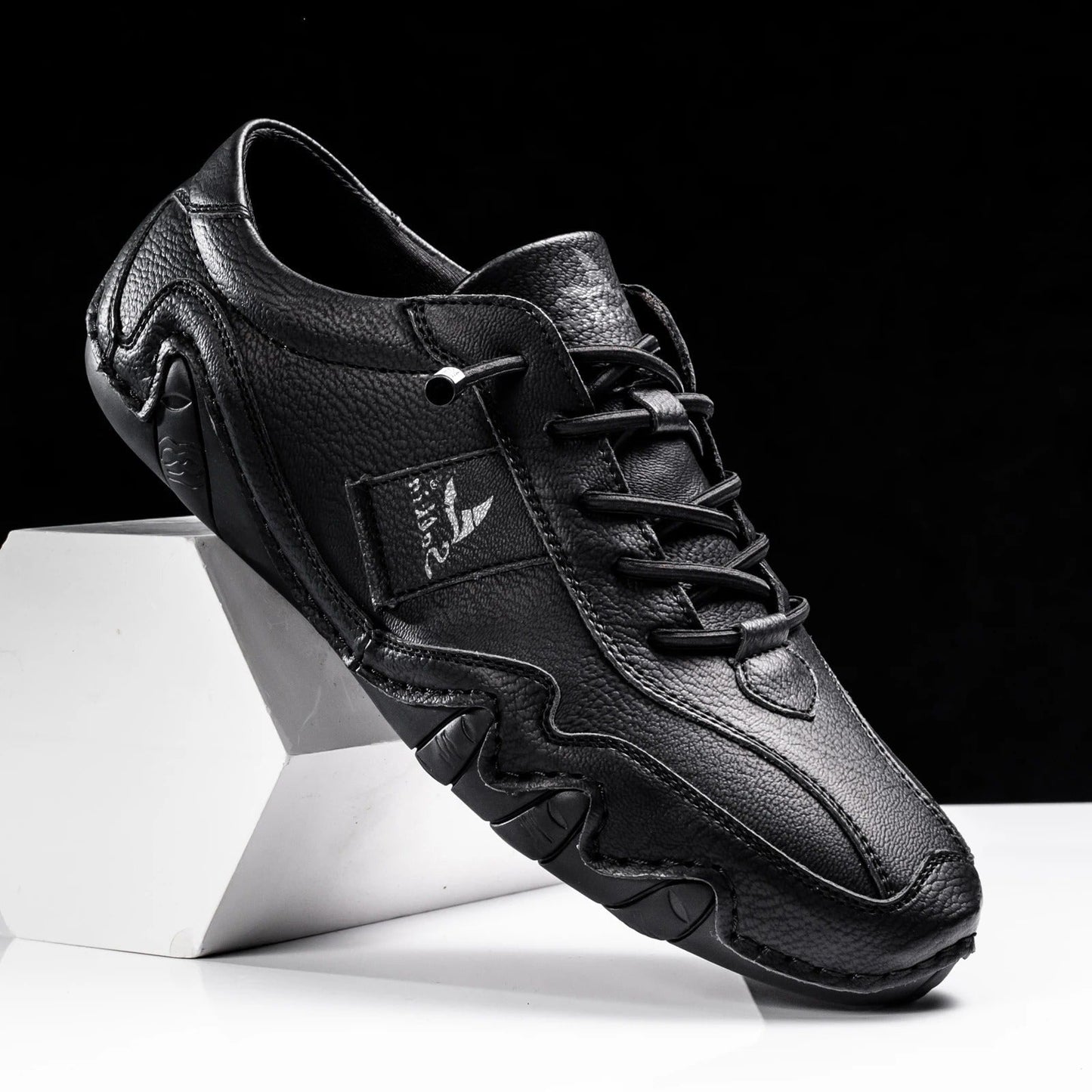 Men's Comfortable Lace Up Sneakers with Contrast Details