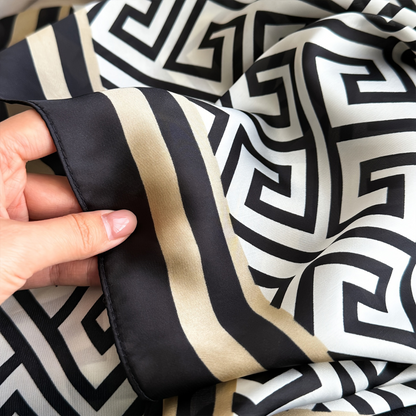 Fashionable Grid Pattern Women's Scarf