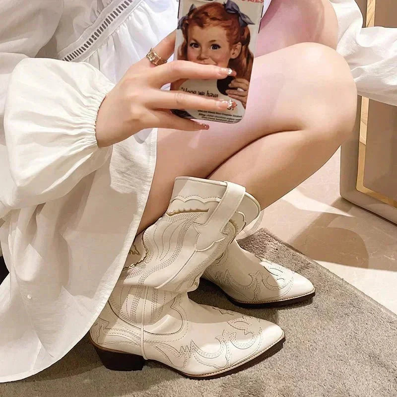 Cowboy Boots – Embroidered Leather – Western Chic Style