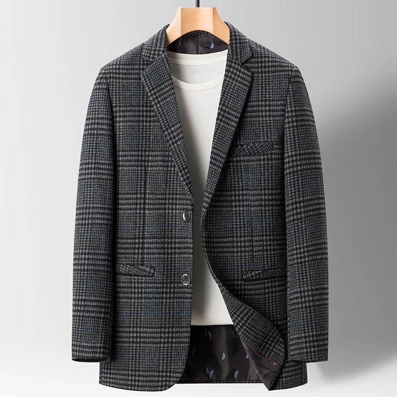 Fashionable Men's Tailored Plaid Jacket