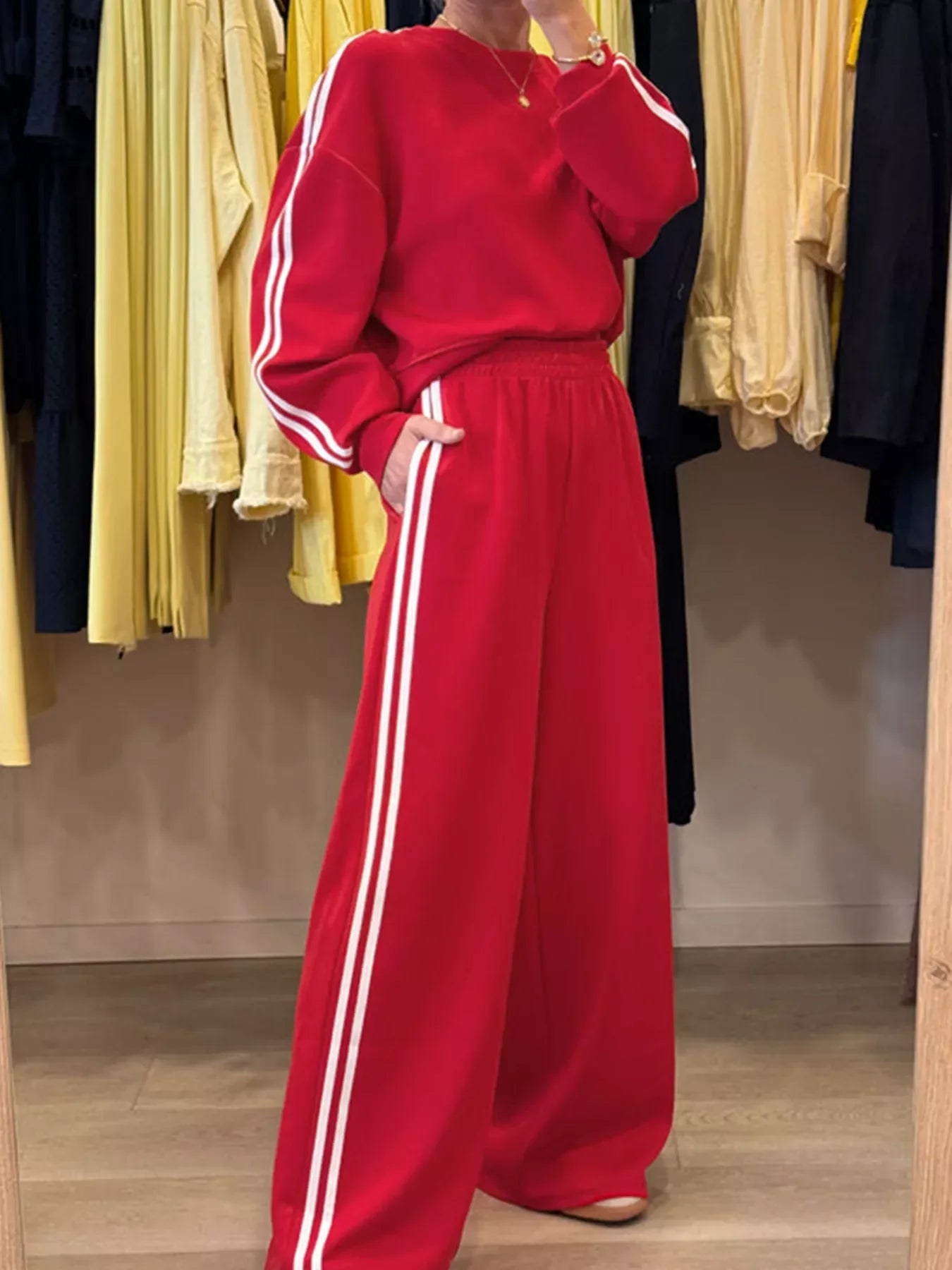 Vibrant Casual T-Shirt and Elastic Sweatpants Set - OutfitLondon