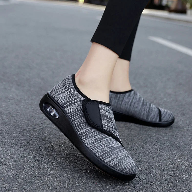 Comfortable Fit Wide Walking Shoes