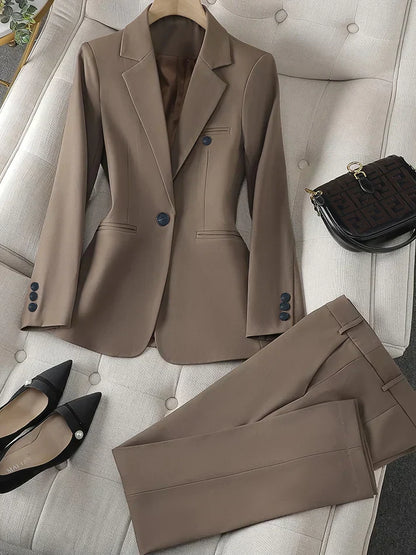 Classic Fit Women's Suit Jacket and Pants Set - OutfitLondon
