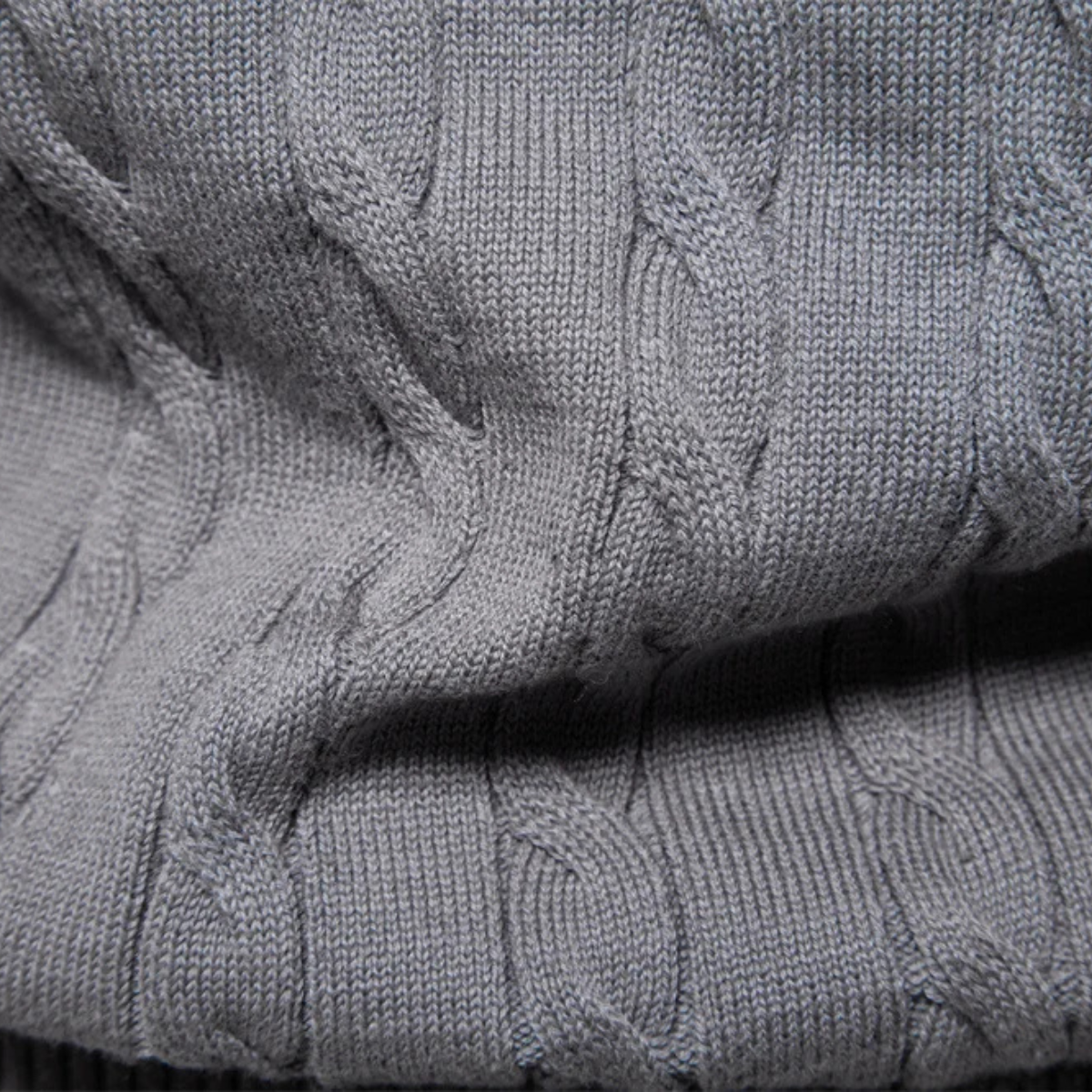 Classic Men's Relaxed Fit Cable Knit Sweater