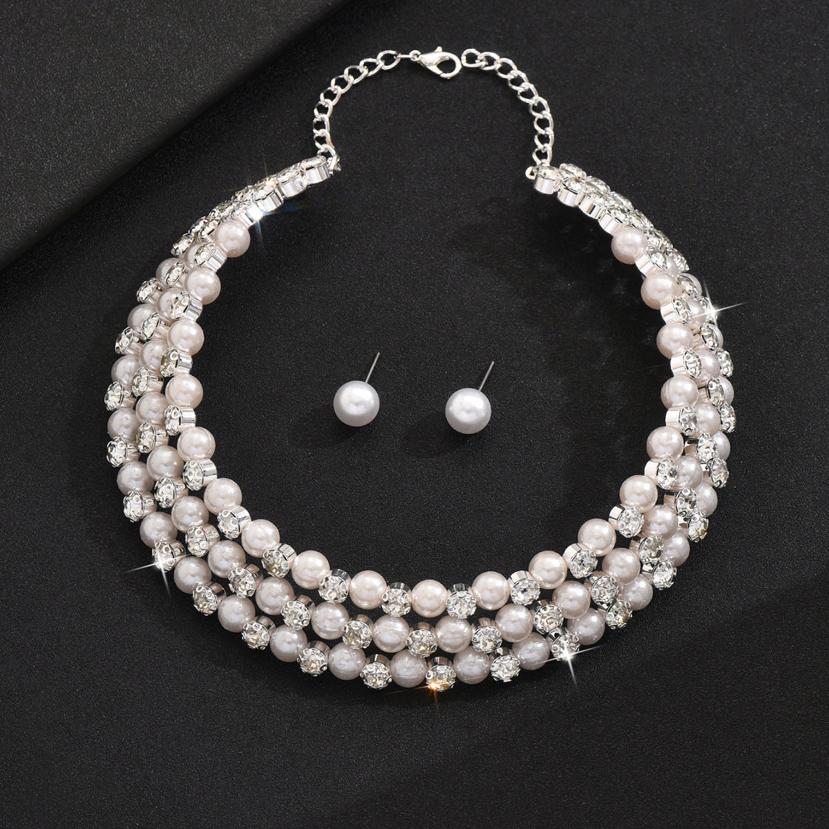 Women's Elegant Pearl Necklace and Earrings Set