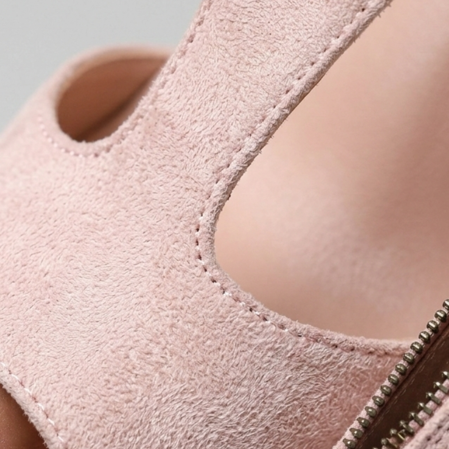 Comfortable Flat Sandals for Women with Ankle Strap
