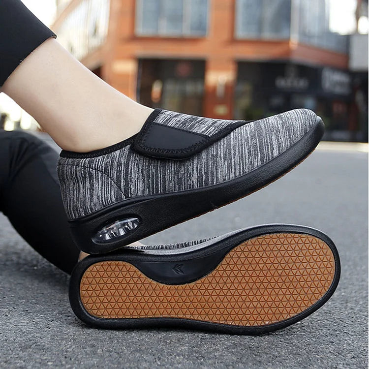 Comfortable Fit Wide Walking Shoes