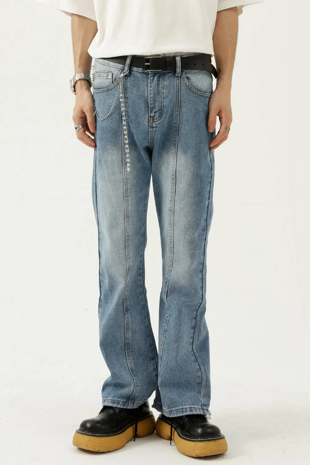 Trendy Frayed Boyfriend Style Jeans - OutfitLondon
